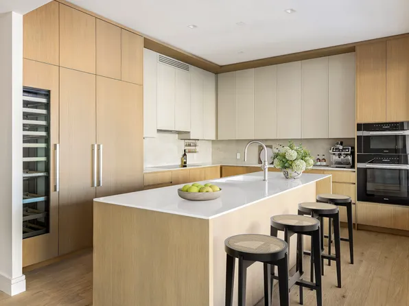 428 West 19th Street image 5 of 16