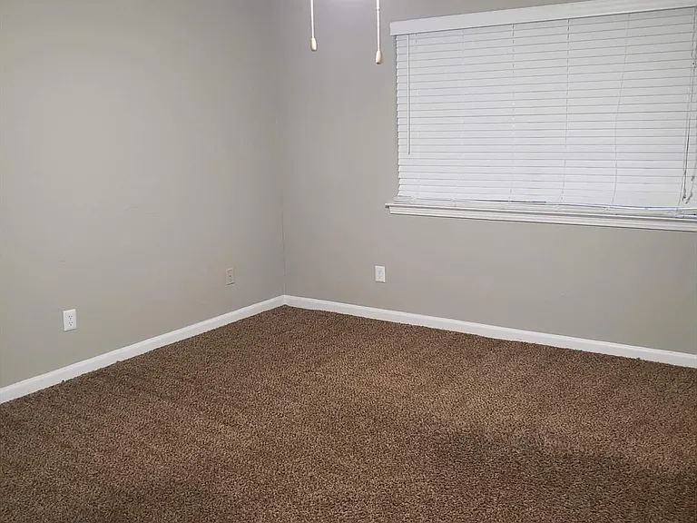 Camelot Apartments — Photo 80