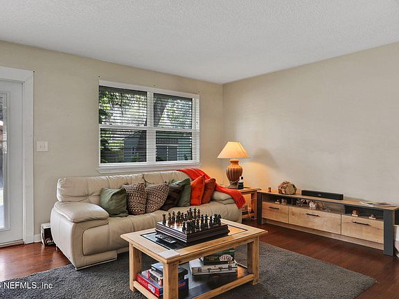 3rd image of 5556 GROVE Avenue