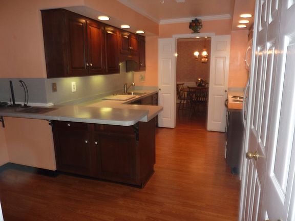 Eat In Kitchen Laundry