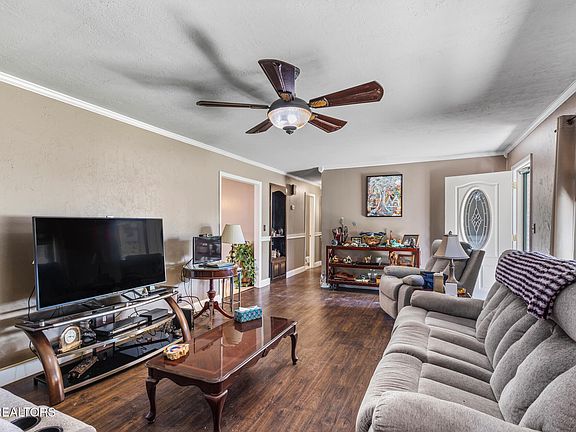 5th image of 616 Stalans Dr