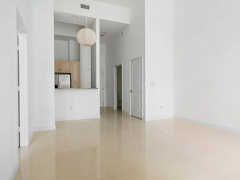 701 S Olive Ave #304 — Photo 5