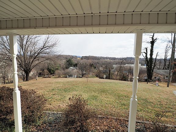 3rd image of 643 Tarpley Ln