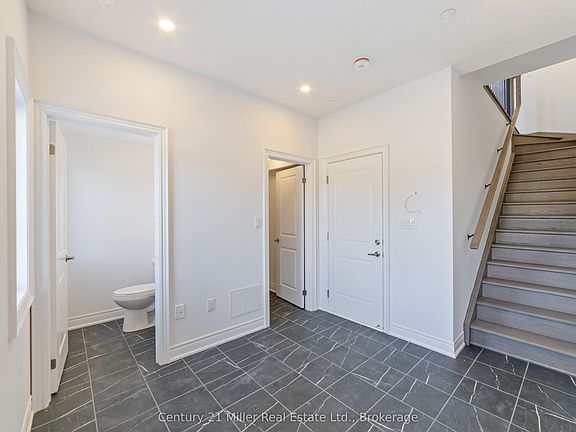 4th image of 2140 Trafalgar Rd #43