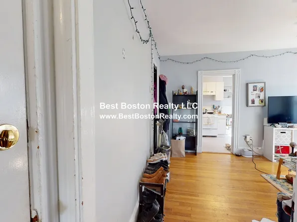 597 Broadway APT 6, Somerville, MA 02145