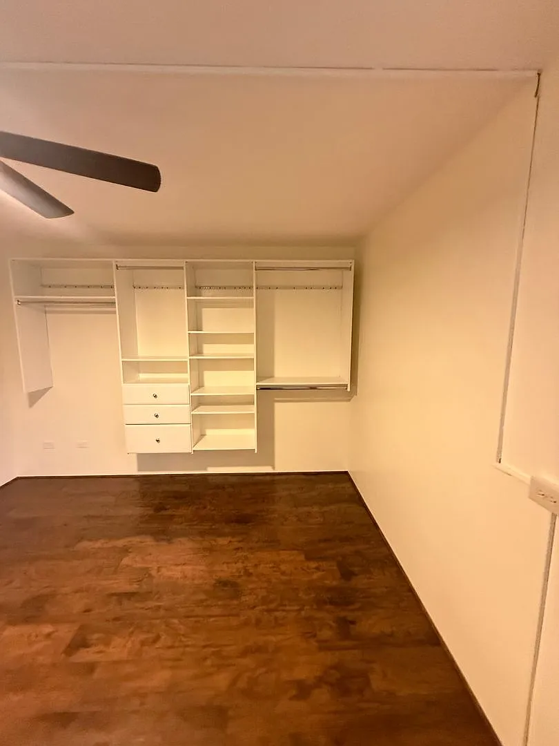 Hawaii Kai - 1 Bedroom | 1 Bathroom | 2 Parking Stalls - $ 2,750.00 — Photo 2