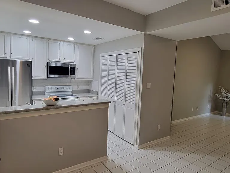 11711 Memorial Dr #292 — Photo 15