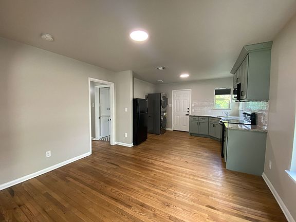 5th image of 534 W Olmos Dr