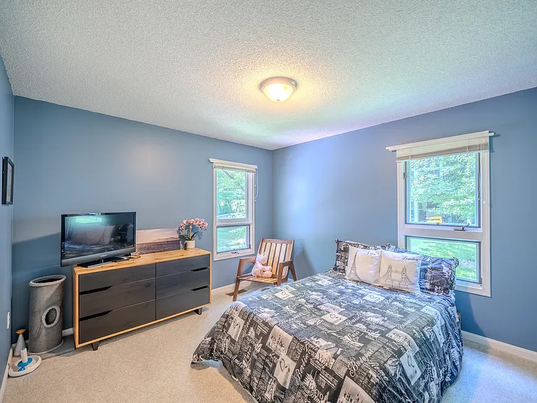 332 Flower Dr — Photo 16
