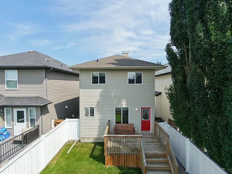 7685 Schmid Cres NW — Photo 6