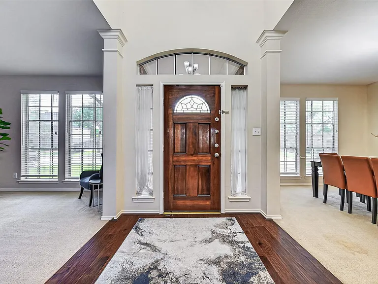 5911 Indian Hills Ln — Photo 3