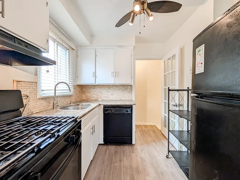 631 Balmoral Ave — Photo 6