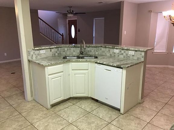 4th image of 1101 Westminster Dr