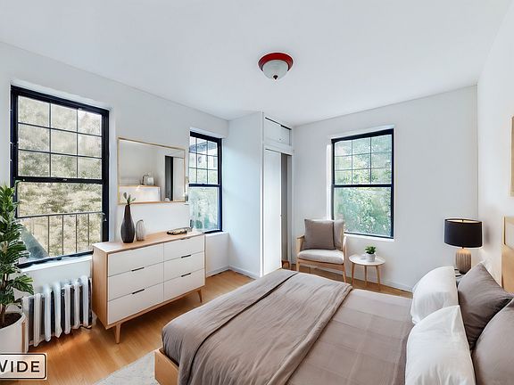 5th image of 240 Waverly Pl APT 24