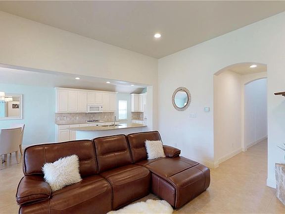 2nd image of 950 Tumbleweed Dr