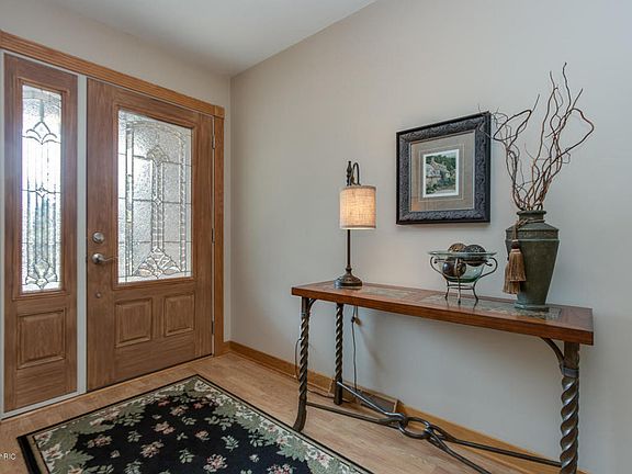 3rd image of 7689 Thornhollow St