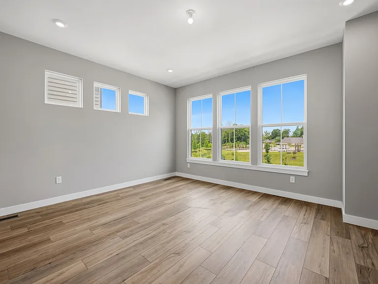 16545 Yellowwood Dr — Photo 30