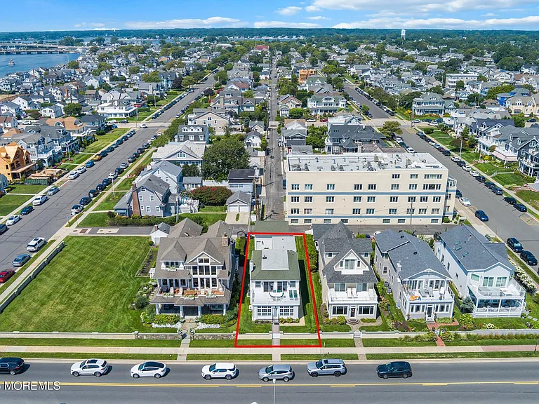 305 Ocean Ave — Photo 3