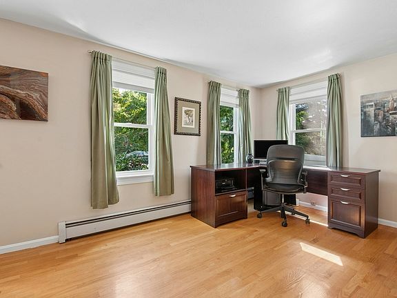 5th image of 277 Wachusett St