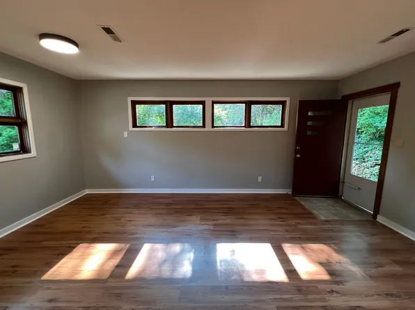 309 Valley Dr #B, Manhattan, KS 66502