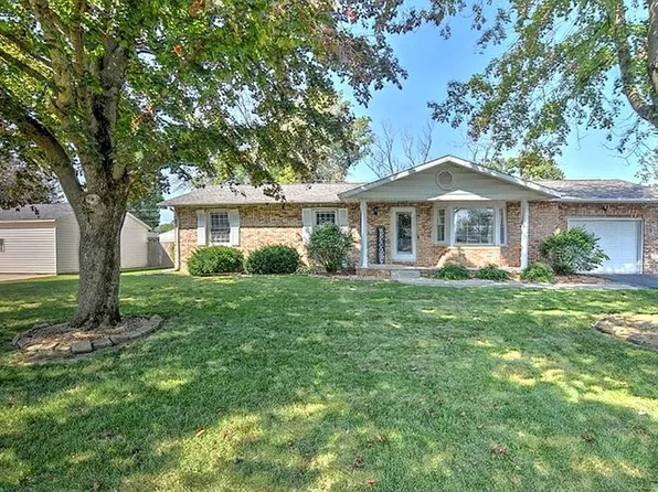 515 Kirk Dr, Mount Zion, IL 62549