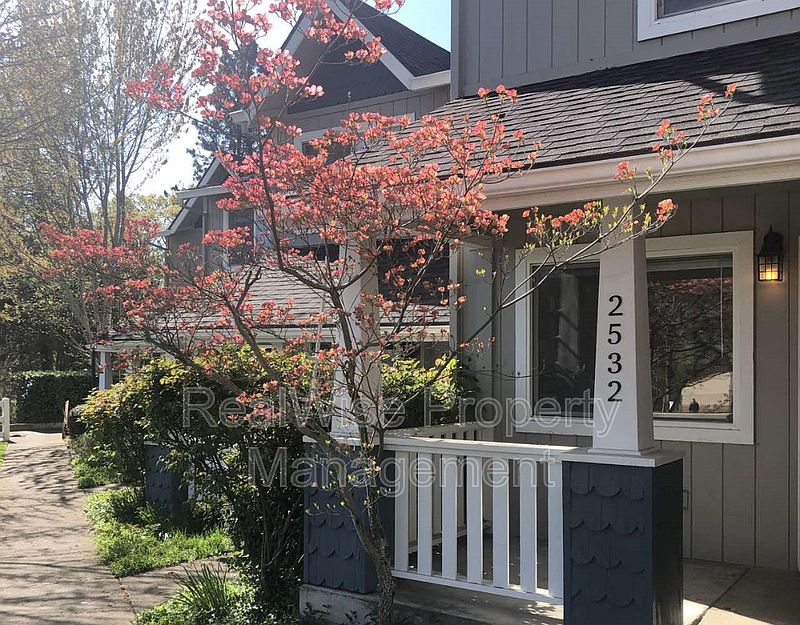 1st image of 2532 Siskiyou Blvd