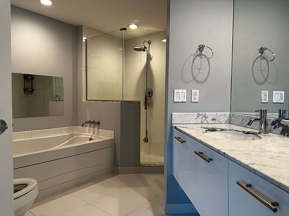 5th image of 500 Brickell Ave APT 3307