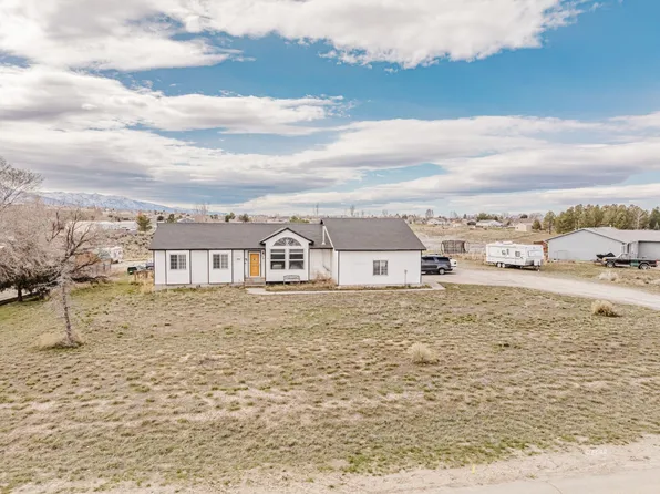 150 Glen Brier Dr, Spring Creek, NV 89815
