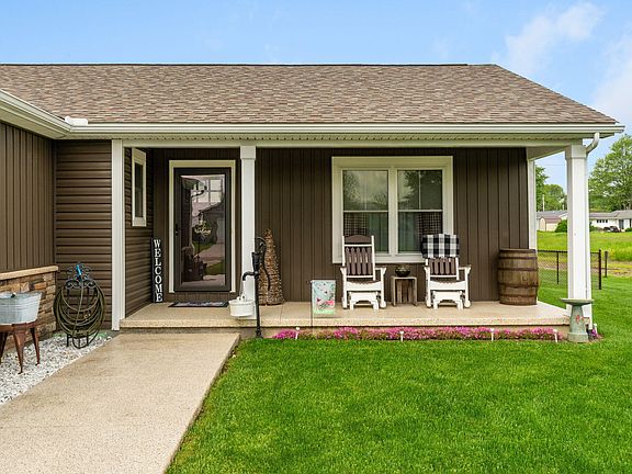 3rd image of 84 Dudley Cir