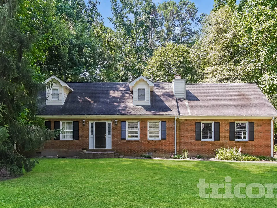 476 Club View Dr