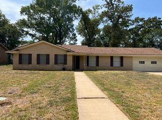 1513 Auburn Dr, Longview, TX 75601