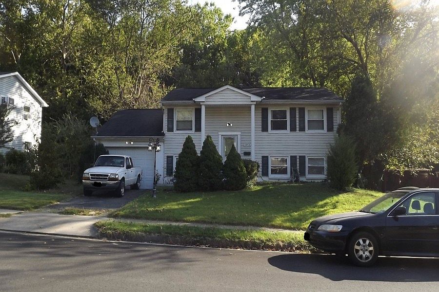 1st image of 14712 Edgewater Dr