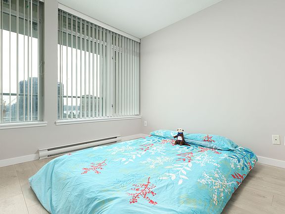 4th image of 610 Granville St #2015