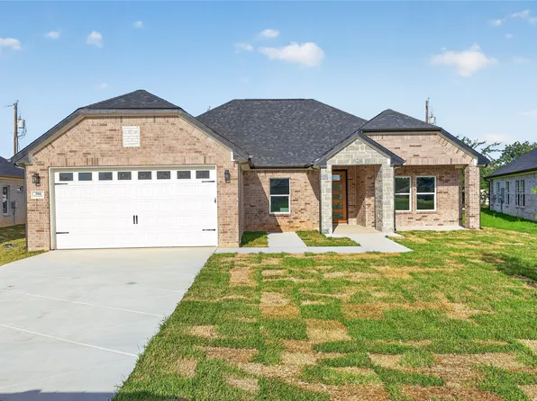 306 Backlash Dr, Mabank, TX 75156