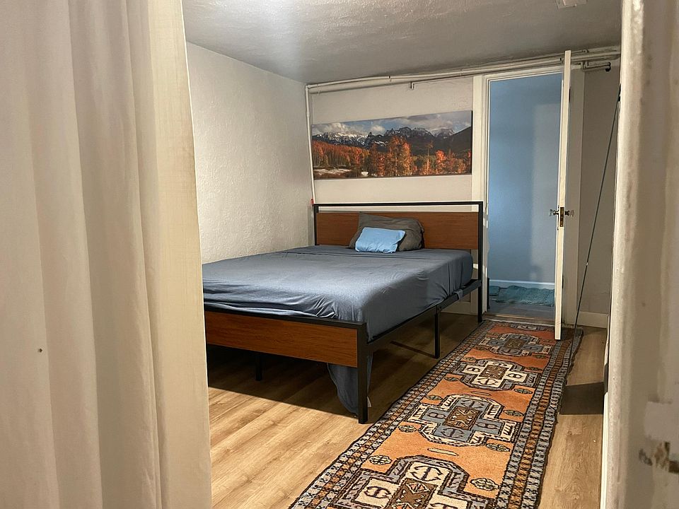 Bedroom & Bath
