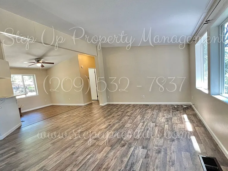 23495 Kreitzer Way — Photo 7