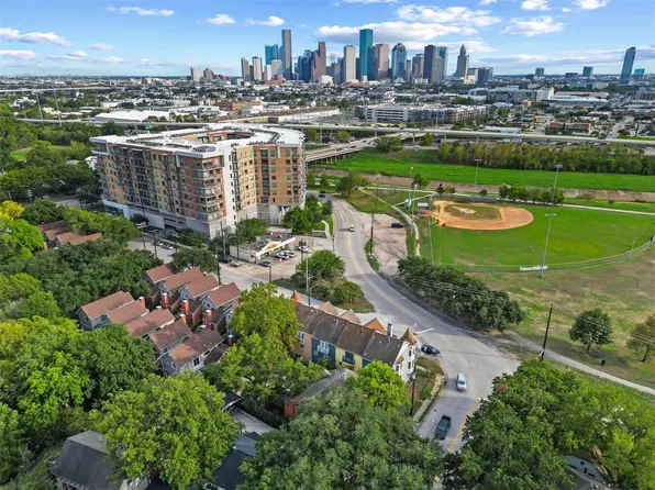 2408 White Oak Drive, Houston, TX 77009