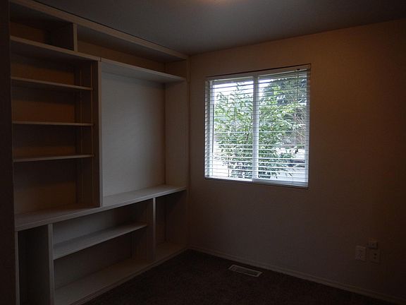 5th image of 8706 Hawks Glen Loop SE