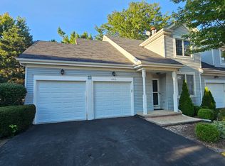 806 Derby Crse, Saint Charles, IL 60174