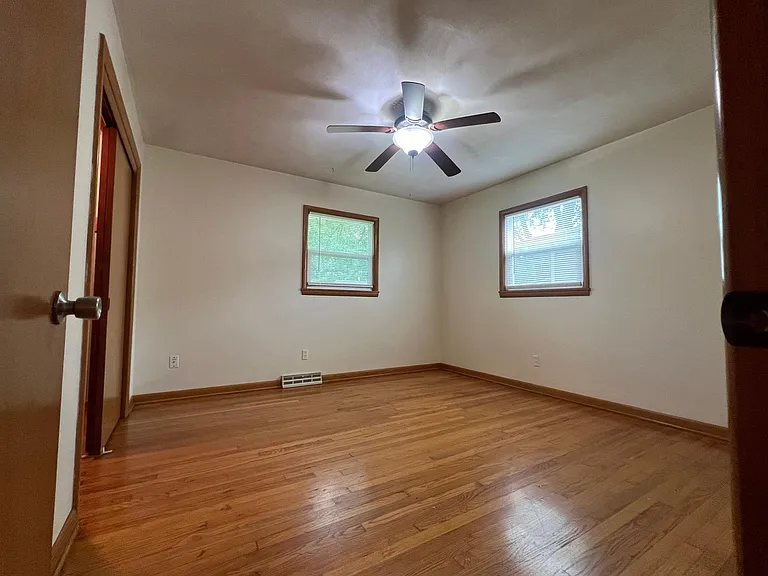 2250 S Virginia Ave — Photo 18