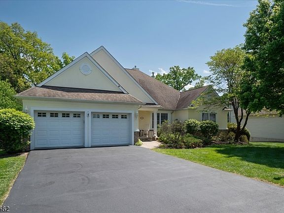 5th image of 15 Bracken Hill Rd