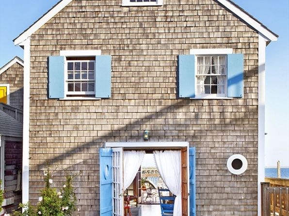 109 Commercial St, Provincetown, MA 02657