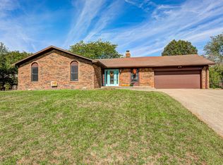 1325 Sherwood Dr, Greenfield, IN 46140