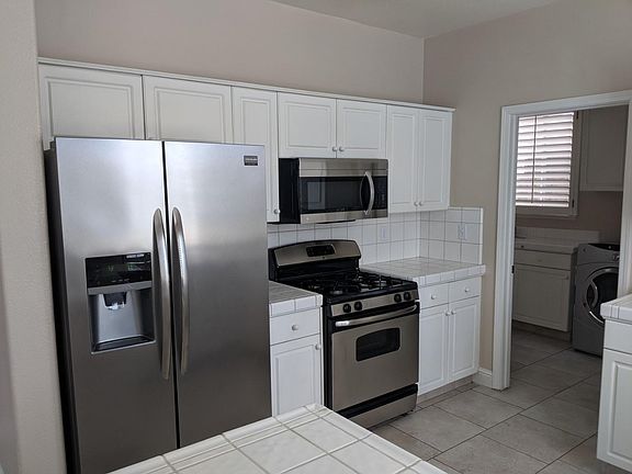 4th image of 7550 N Trellis Cir
