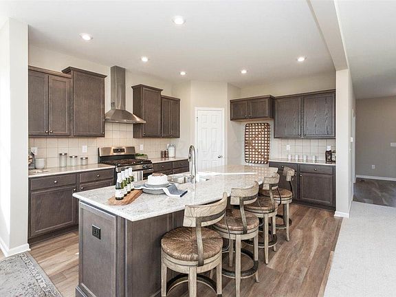 3rd image of 5611 Sedgewick Ln