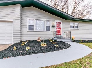 1305 Lindsay Ln, Florissant, MO 63031