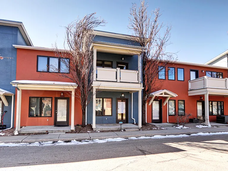 3244 Foundry Pl — Photo 1