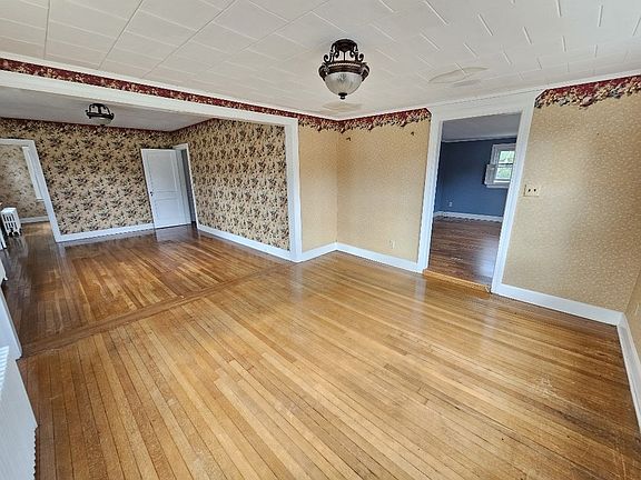 5th image of 1338 Rockdale Ave