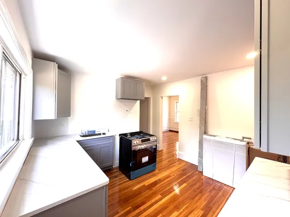 40 School Ln #1, Watertown, MA 02472