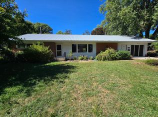 1203 Maplewood Dr, Normal, IL 61761